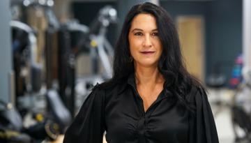 Dr. Rikki Cannioto